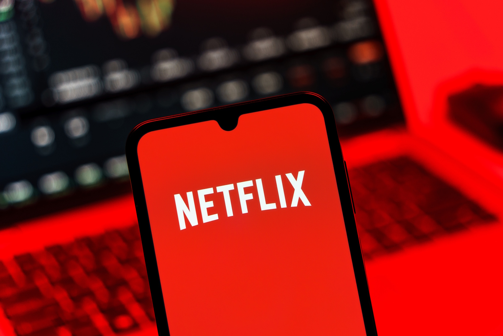 Netflix chce wykupić Warner Bros. Discovery, ale nie chce TVN-u