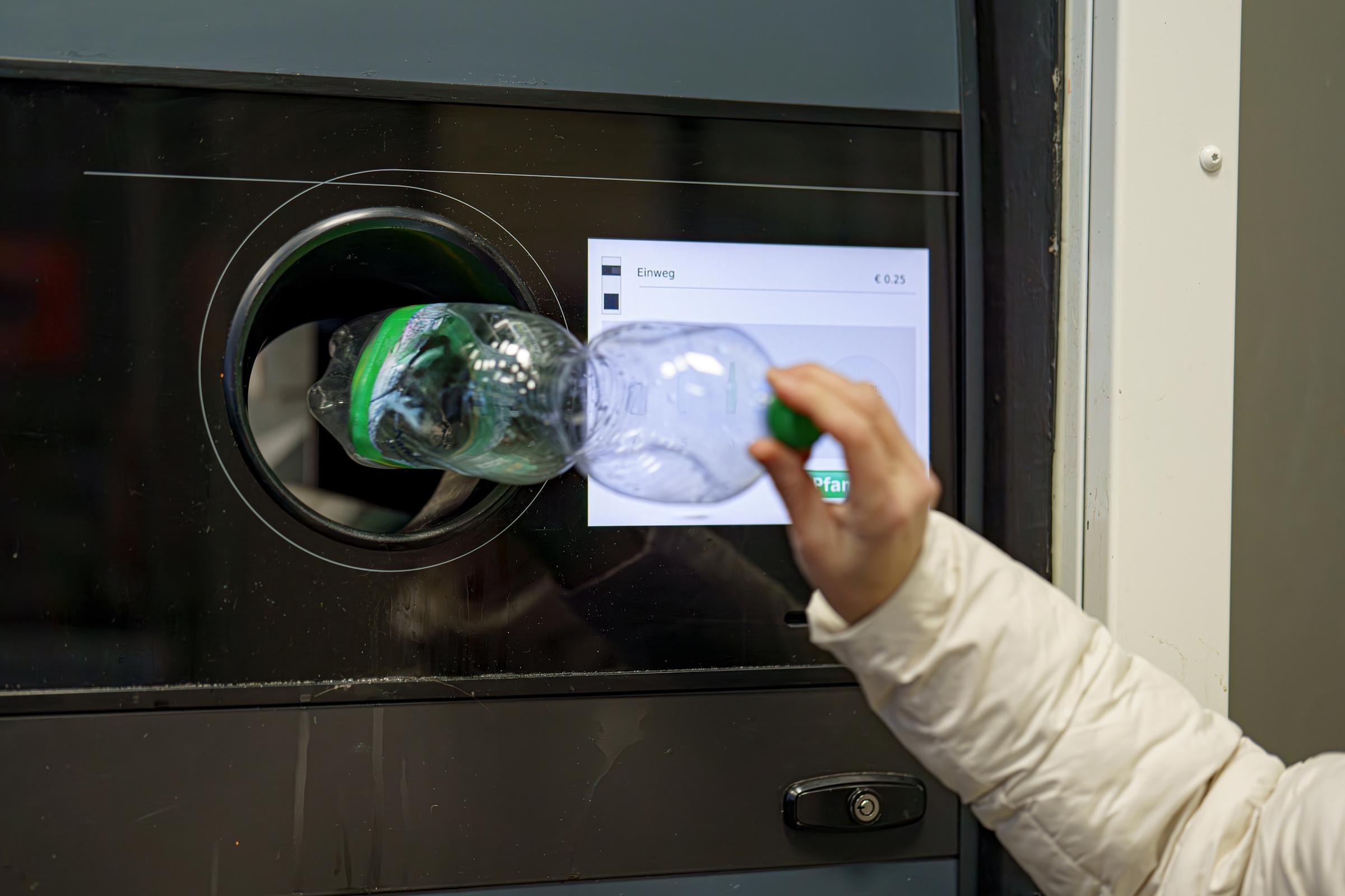 Mają na sztandarach ekologię. Niewiele wiedzą o systemie kaucyjnym