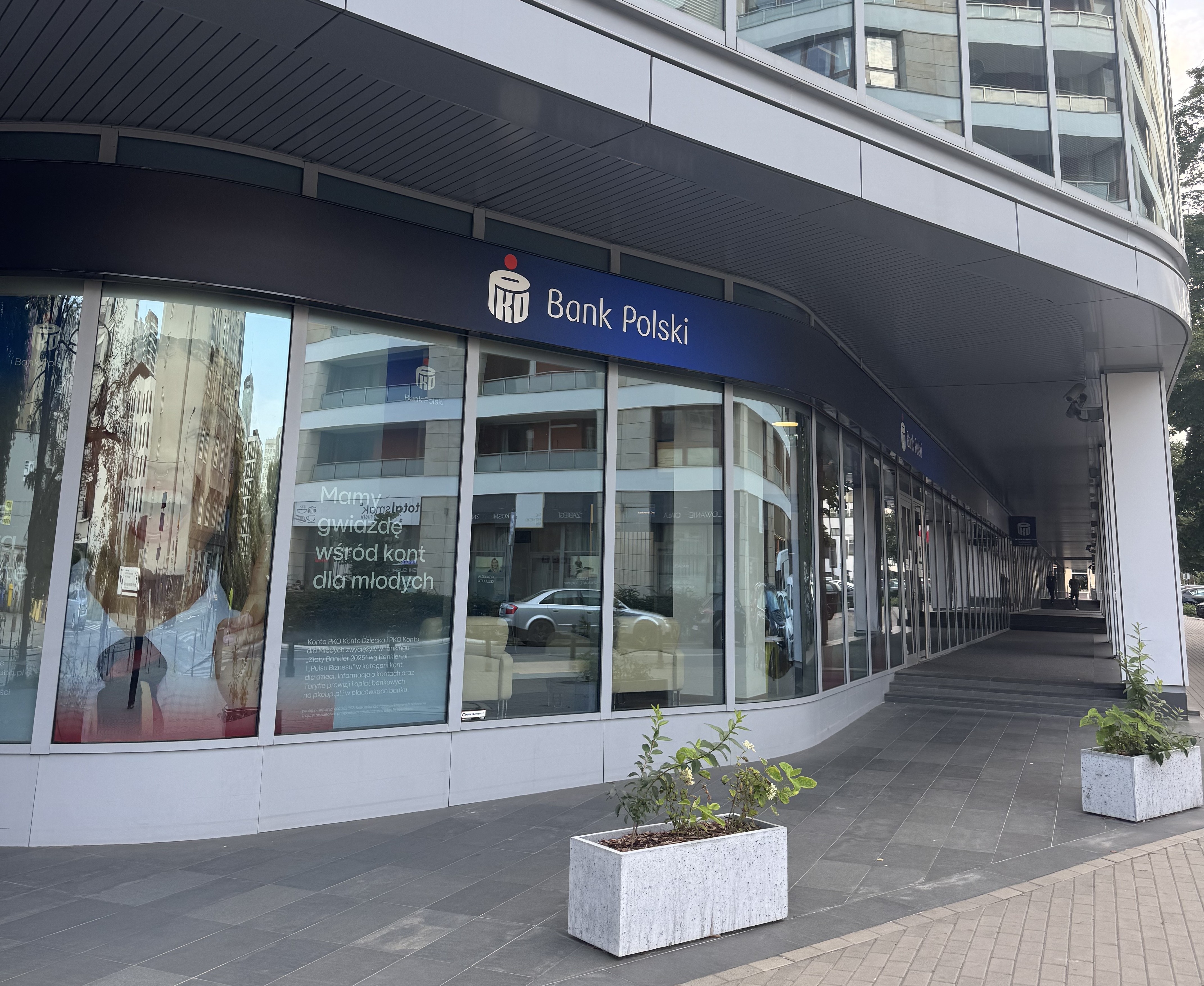 Polski bank chwali się ogromnym zyskiem. Wysoko ponad oczekiwania