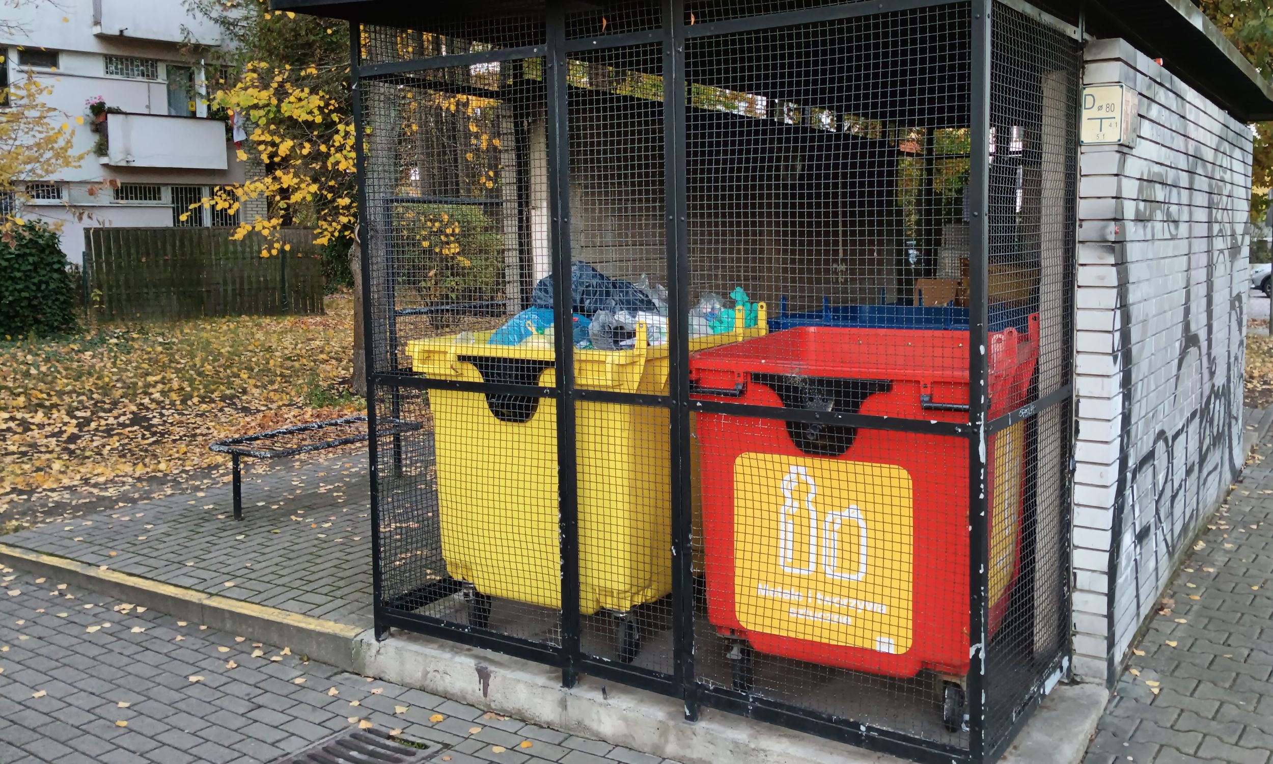 Chcą podnieść opłaty za wywóz śmieci. Jednym z powodów jest system kaucyjny