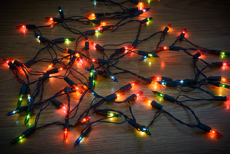 Mandat za światełka na balkonie. W święta sąsiad może Was zgłosić