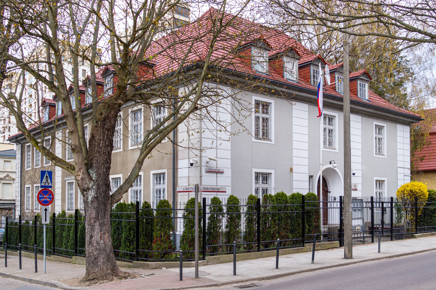 Rosja wynosi się z konsulatu. Żąda pozostawienia "pracownika technicznego" w placówce