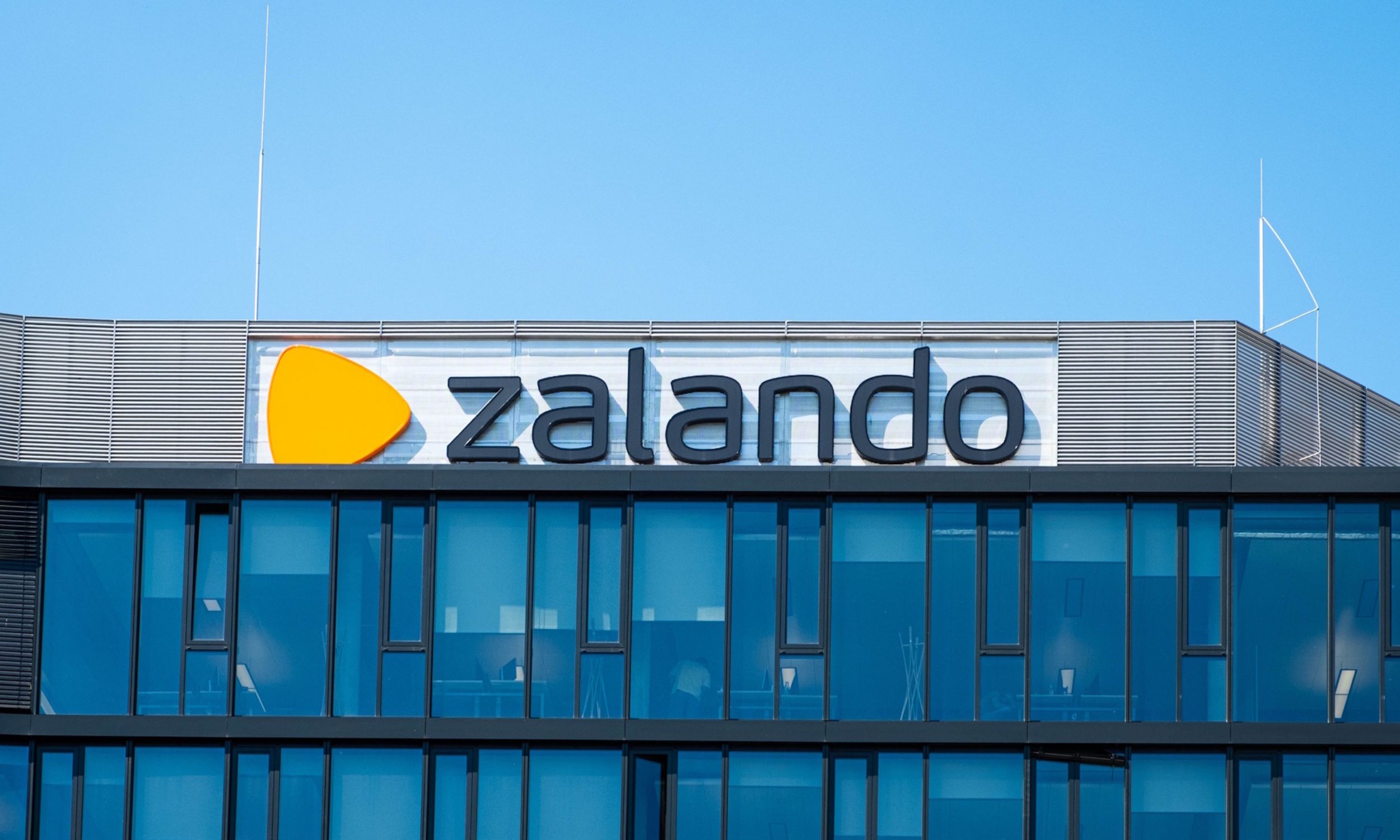 Niemiecki hegemon zamyka centrum logistyczne. Pracuje tam 2700 osób