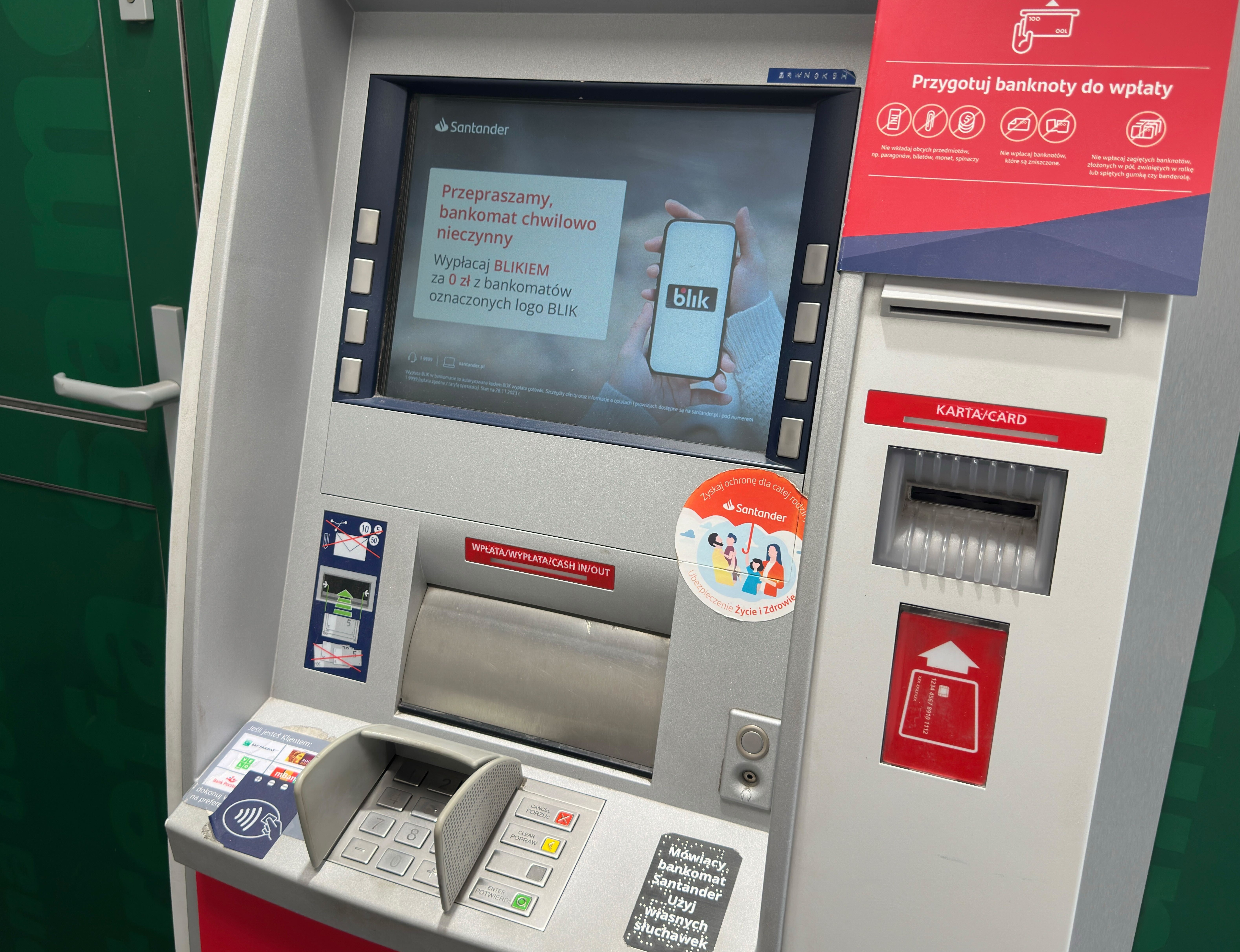 Zaczyna się pieniężna rewolucja. W bankomacie już nie użyjesz karty