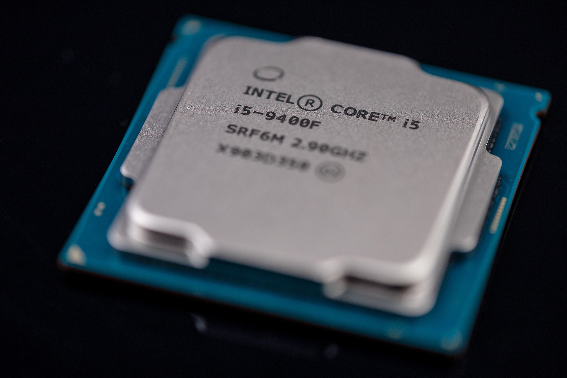 Intel otrzymał wsparcie. Japoński gigant wyłożył 2 mld dolarów