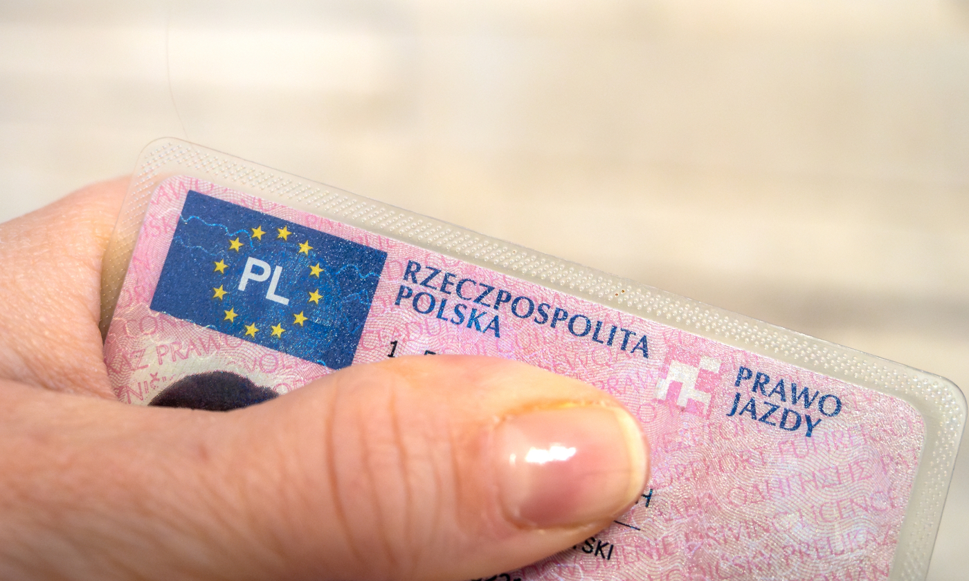 Prawo jazdy od 17 roku życia i okres próbny dla młodych kierowców. Idą zmiany