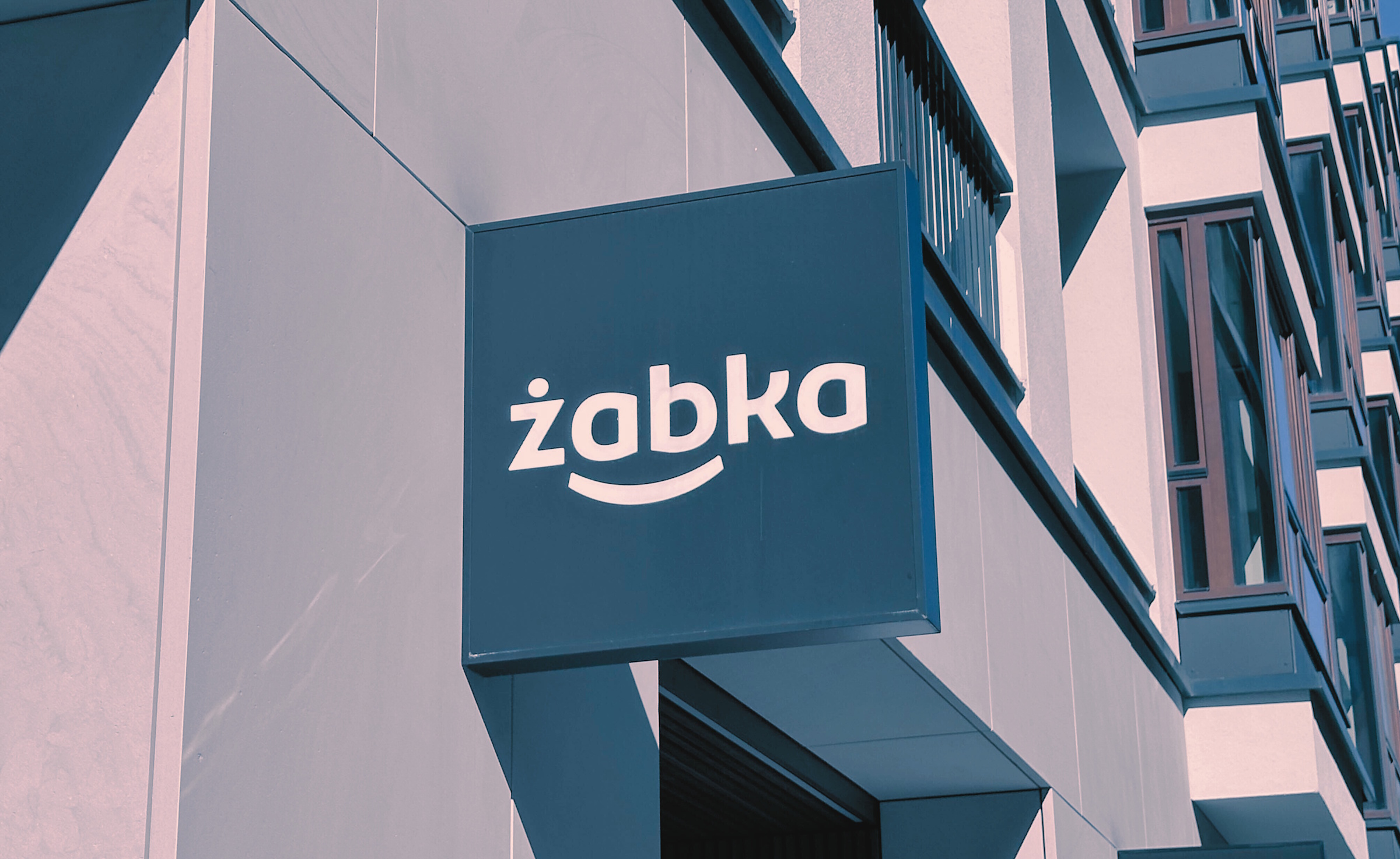 Jaki smartwatch, wariacie? Żabka ma nową usługę